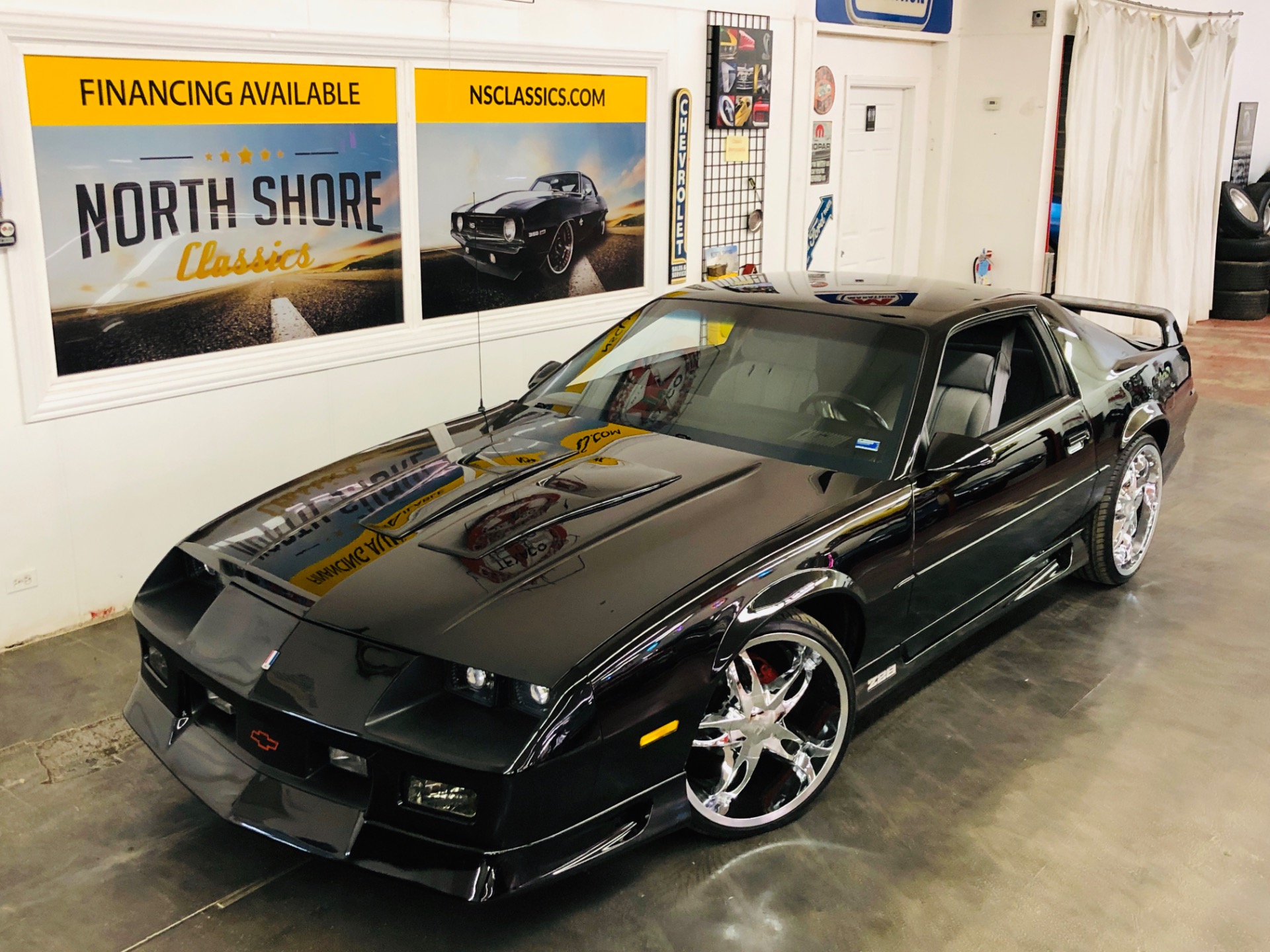 Used 1992 Chevrolet Camaro - Z/28 - 25TH ANNIVERSARY - SHOW QUALITY PAINT -  LOW MILES - SEE VIDEO For Sale (Sold) | North Shore Classics Stock #92952NSC