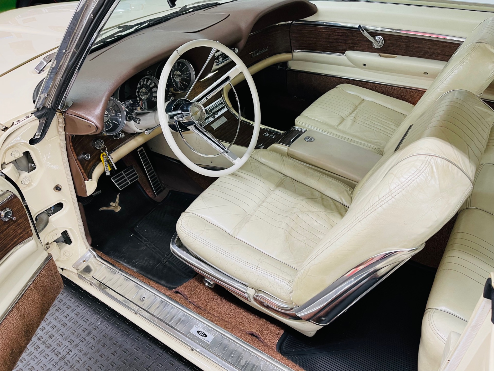 1969 ford thunderbird interior